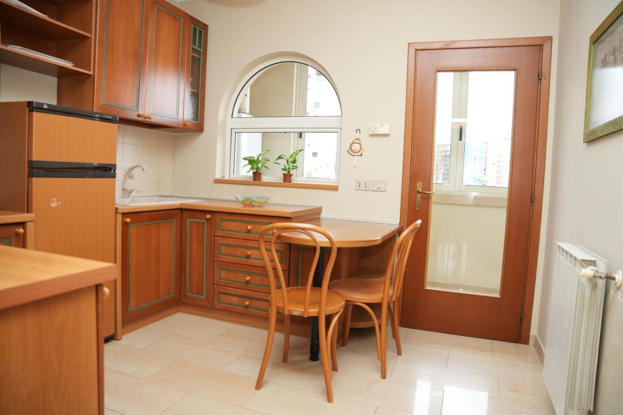 Ogi'S Central Apartment Tiranë Luaran gambar